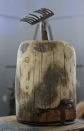 Stoh II, drevo kov, 2017